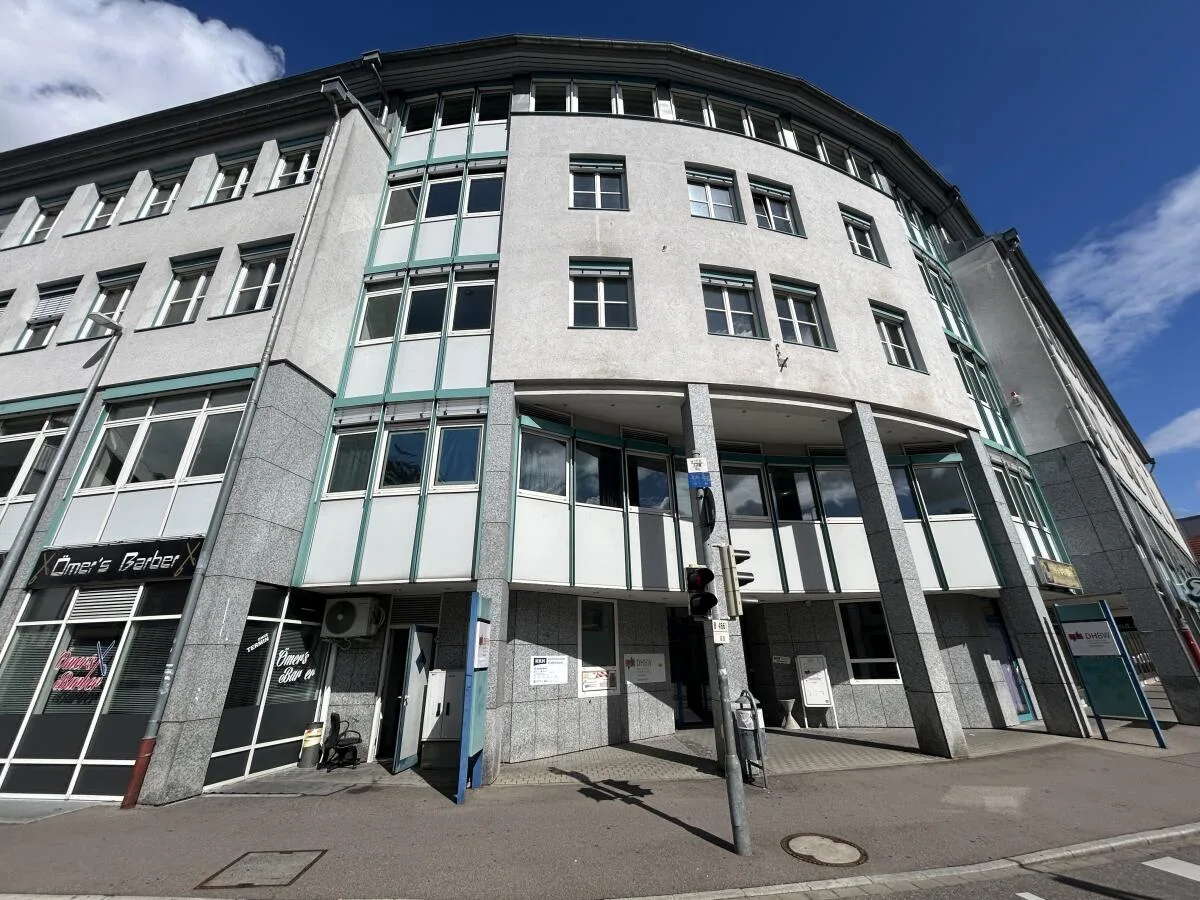 Das Gebäude an der Wilhelmstraße 10 bleibt vorerst als dritter Standort der Hochschule erhalten.