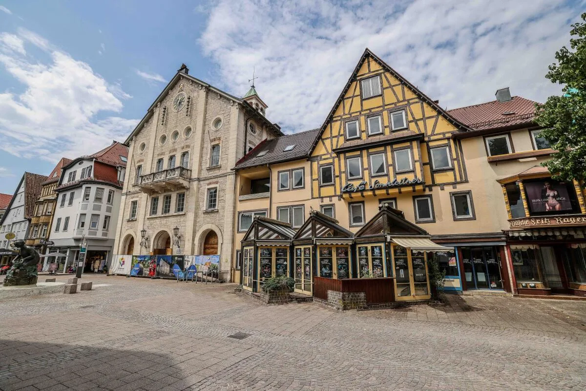An dieser Ansicht wird sich so schnell nichts ändern: Der Abriss des Sonnleitner-Gebäudes verzögert ein immer noch laufendes Fledermaus-Gutachten.