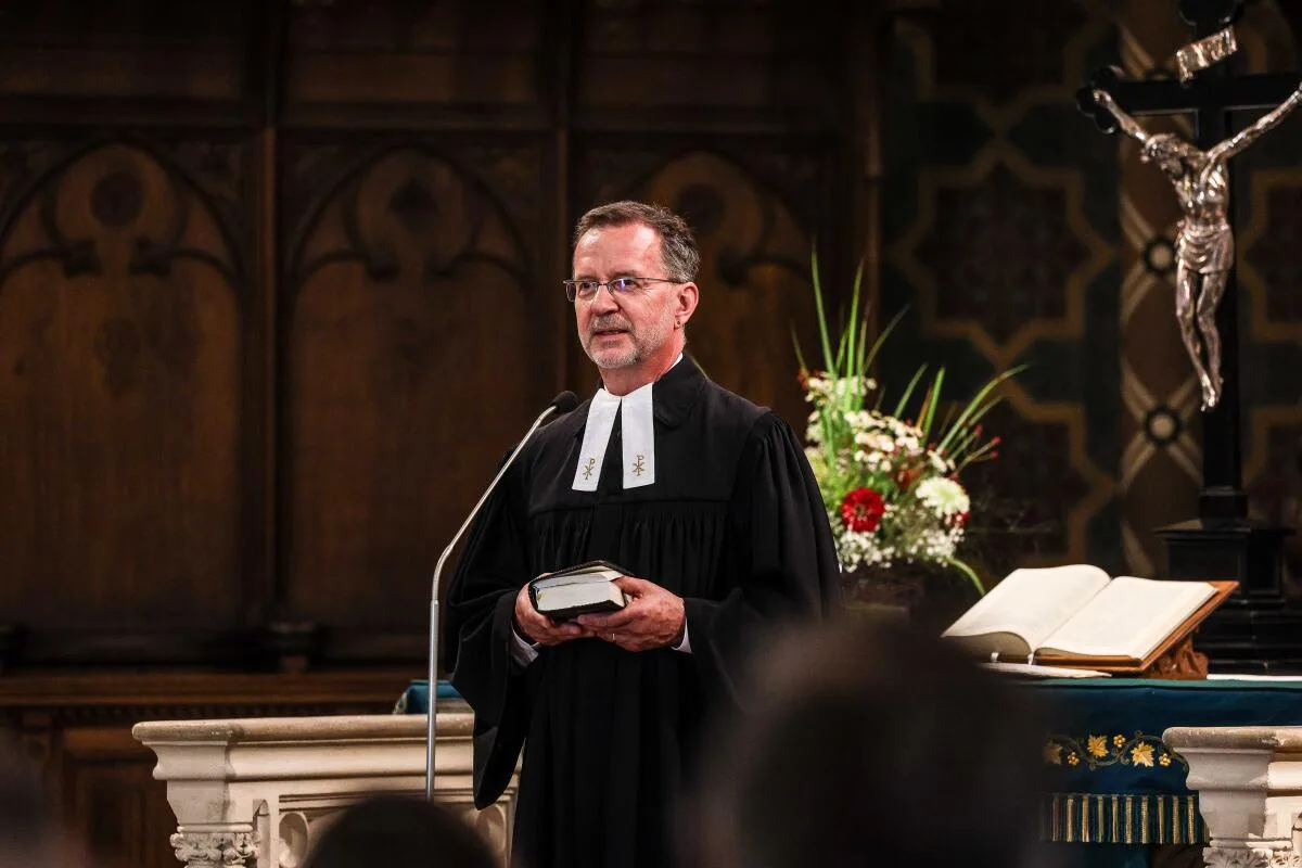 Dekan Gerd Häußler predigt letztmals als Heidenheimer Dekan in der Pauluskirche.