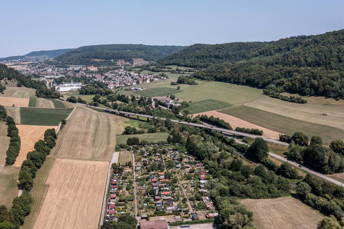 Die marode Kochertalbrücke zwischen Unter- und Oberkochen muss erneuert werden. Für die Wirtschaft wird das zur Belastungsprobe.
