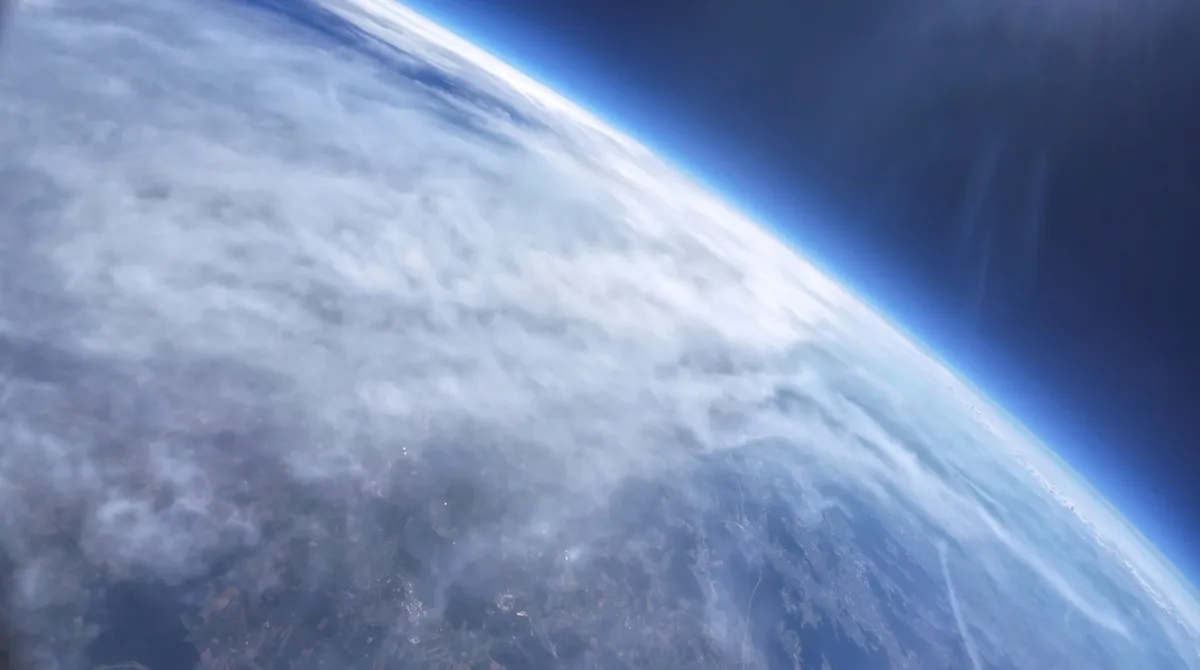Fast 37.000 Meter hoch flog der Wetterballon der Steinheimer Hillerschule. Beeindruckende Fotos und wertvolle Messdaten haben die Schülerinnen und Schüler gewonnen.