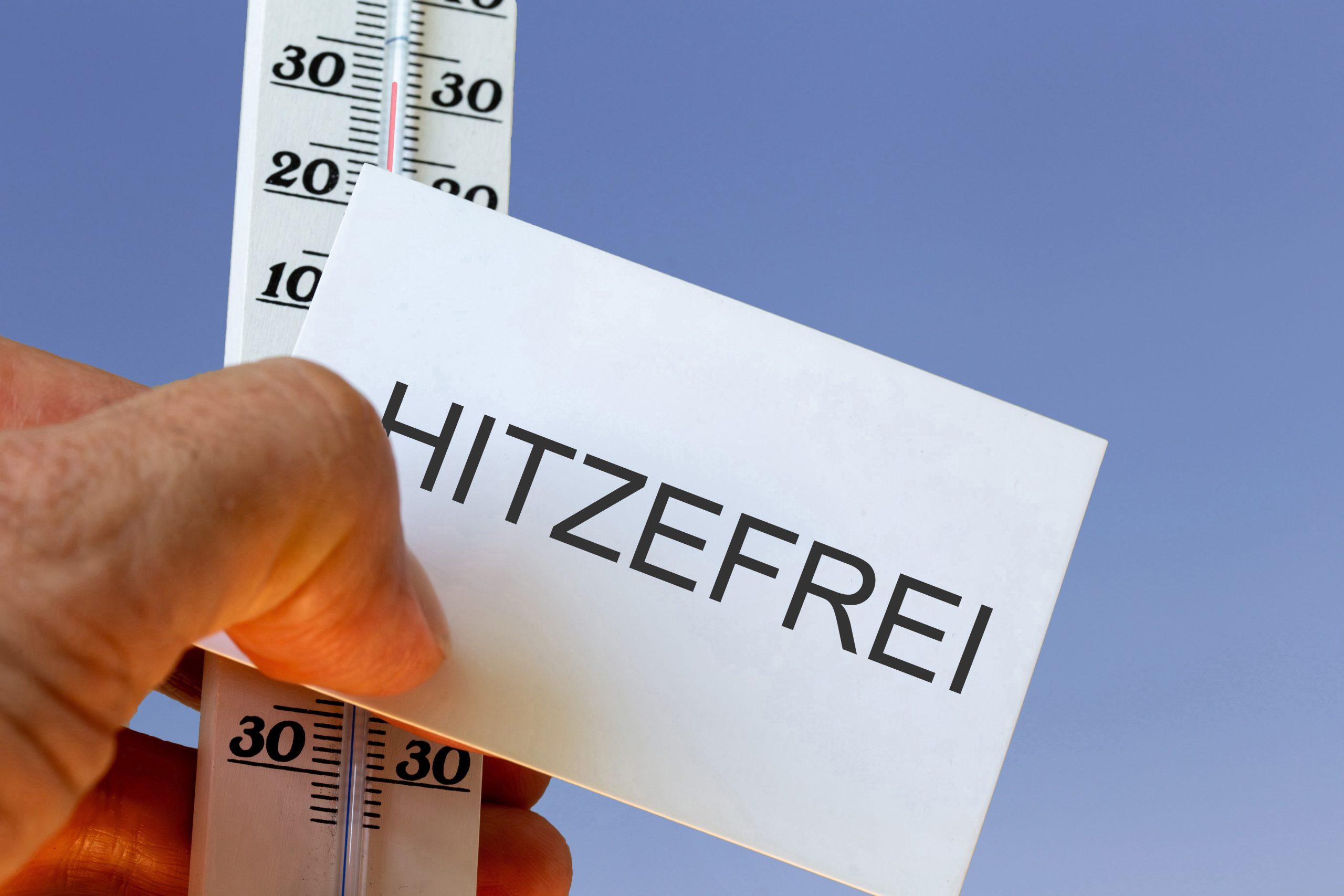 Spontan hitzefrei, so wie früher, ist heute an Schulen kaum noch möglich. 