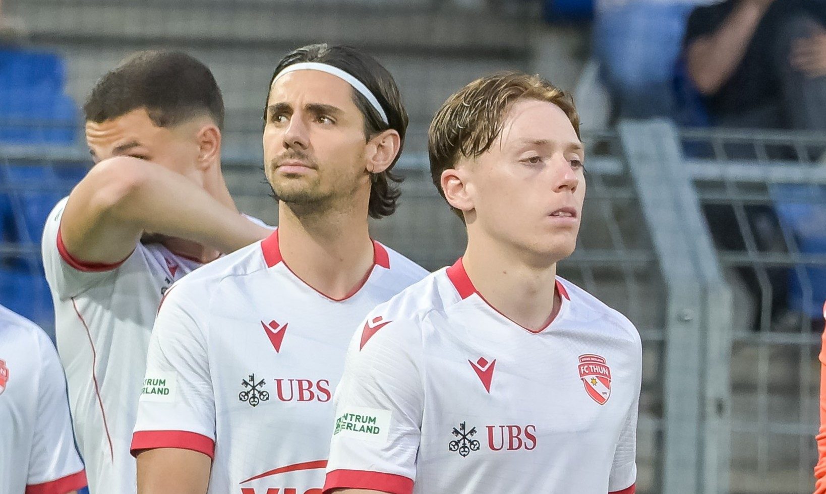 Michael Heule vom Schweizer Meister FC Thun (rechts) steht wohl vor einem Wechsel zum FCH.