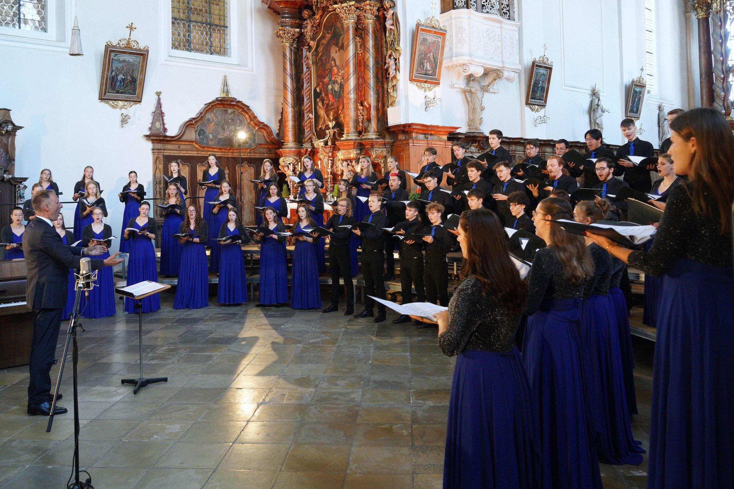 Am 1. August gestaltet der Neue Kammerchor Heidenheim in Oberelchingen das Nachtkonzert „Nachtklänge und Chorgenuss“.
