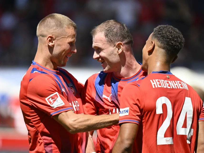 Torjubel vermeintliches TOR zum 2:0 durch Budu Zivzivadze Siwsiwadse 1. FC Heidenheim 1846 FCH (11) kassiert vom VAR, Video-Assistent, Videobeweis, Videoschiedsrichter Video Assistent Referee Marcel Costly 1. FC Heidenheim 1846 FCH (24) Adrian Beck 1. FC Heidenheim 1846 FCH (21) 1. FC Heidenheim 1846 FCH vs VfL Osnabrueck 08.08.2026 DFL REGULATIONS PROHIBIT ANY USE OF PHOTOGRAPHS AS IMAGE SEQUENCES AND/OR QUASI-VIDEO Foto: Eibner-Pressefoto/Michael Weber