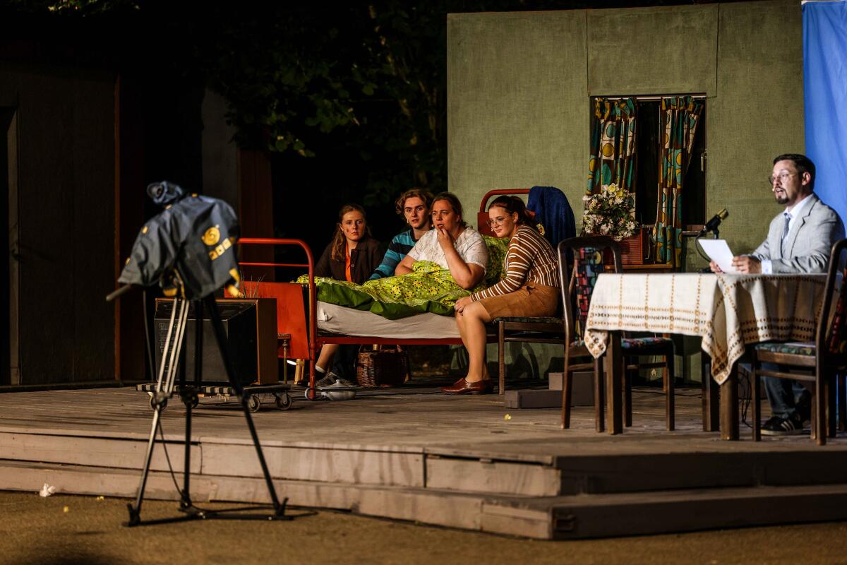 Ostalgie pur: „Good Bye, Lenin!“ hatte Premiere im Naturtheater Heidenheim.