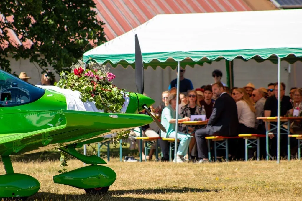 Zur Taufe des neuen Schlepp-Ultraleichtflugzeugs und zum 50-jährigen Jubiläum der ASK 13 begrüßte der FSV Gerstetten zahlreiche Gäste.