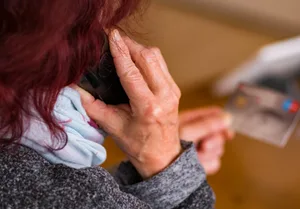 Am Telefon von Senioren die Daten klauen Betrüger geben sich am Telefon als Mitarbeiter des Pflegestützpunkts aus.