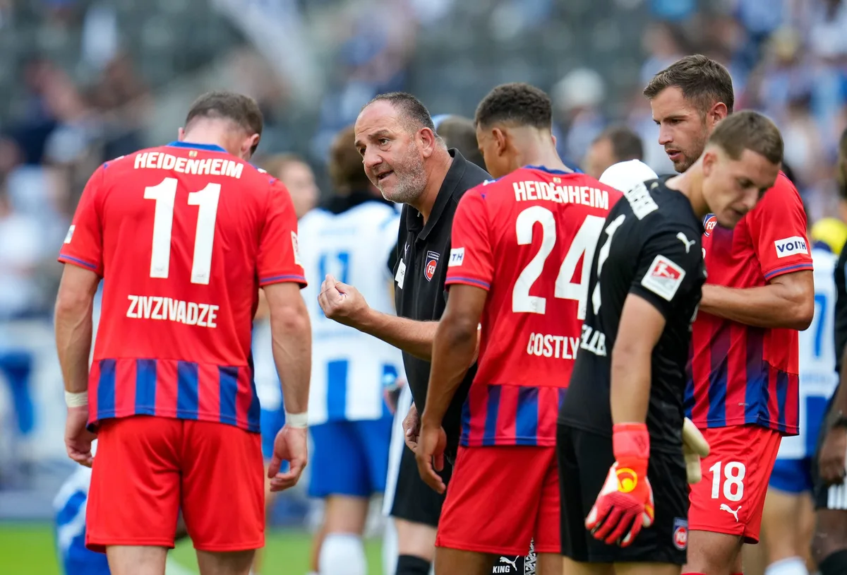 FCH-Trainer Frank Schmidt fand nicht nur in der Trinkpause eindringliche Worte. Nach der Partie in Berlin benannte der 52-Jährige die Schwachpunkte seines Teams klar und deutlich.