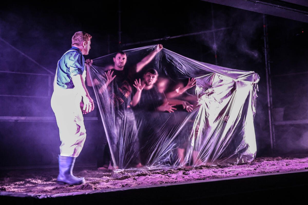 Von der Revolution zur Diktatur: So war die Premiere von „Animal Farm“ im ...
