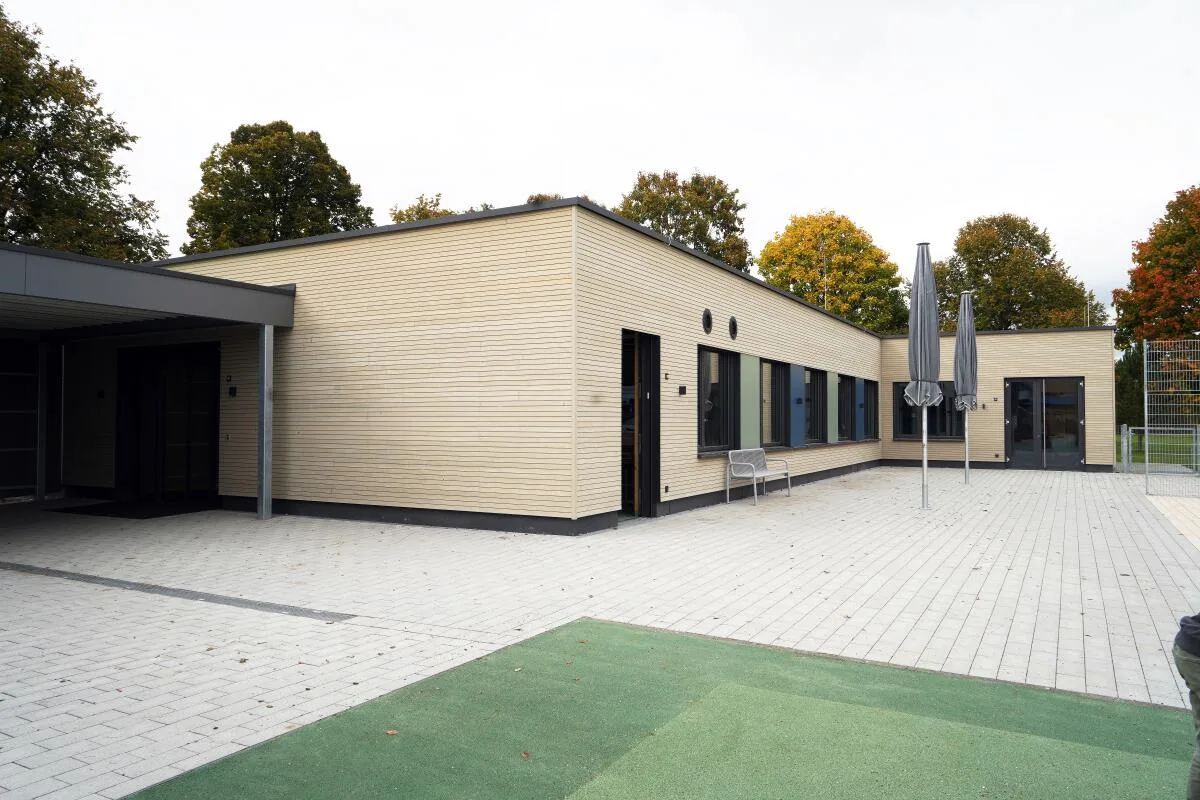 Einweihung des Neubaus der Pistorius-Schule um 13.30 Uhr in der Pistorius-Schule (Brückenstraße 12, Herbrechtingen) Ein Sorgenkind des Landkreises Heidenheim ist die Herbrechtinger Pistoriusschule: Trotz Neubaus platzt sie schon wieder aus allen Nähten.
