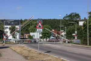 Bahnübergang Hainenbachstraße in Mergelstetten wird voll gesperrt Von 30. Juli bis 8. August können die Gleise an der Hainenbachstraße in Mergelstetten nicht überquert werden.