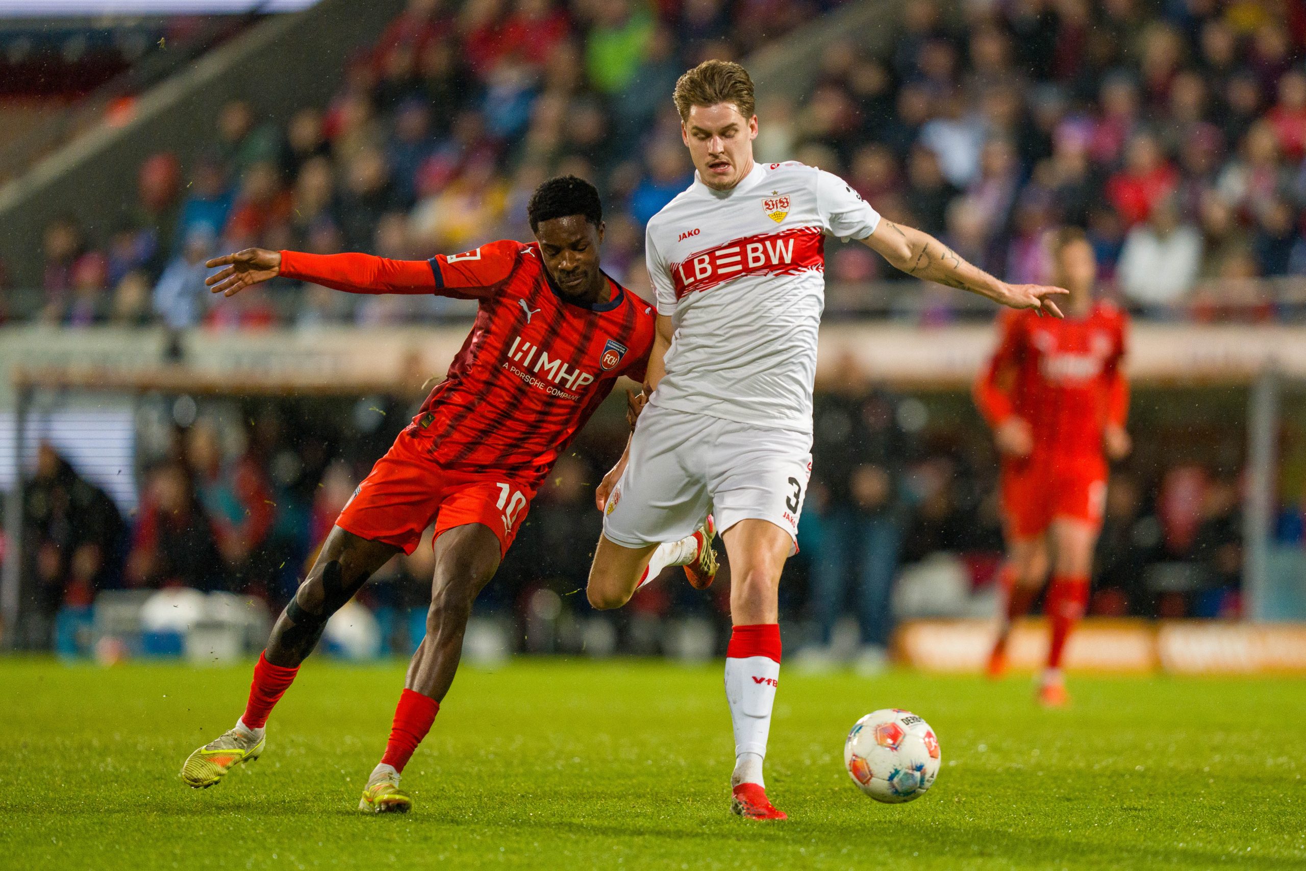 Christian Conteh (links) trifft mit dem FCH am Freitag, 25. September, auf Ramon Hendriks und den VfB Stuttgart.
