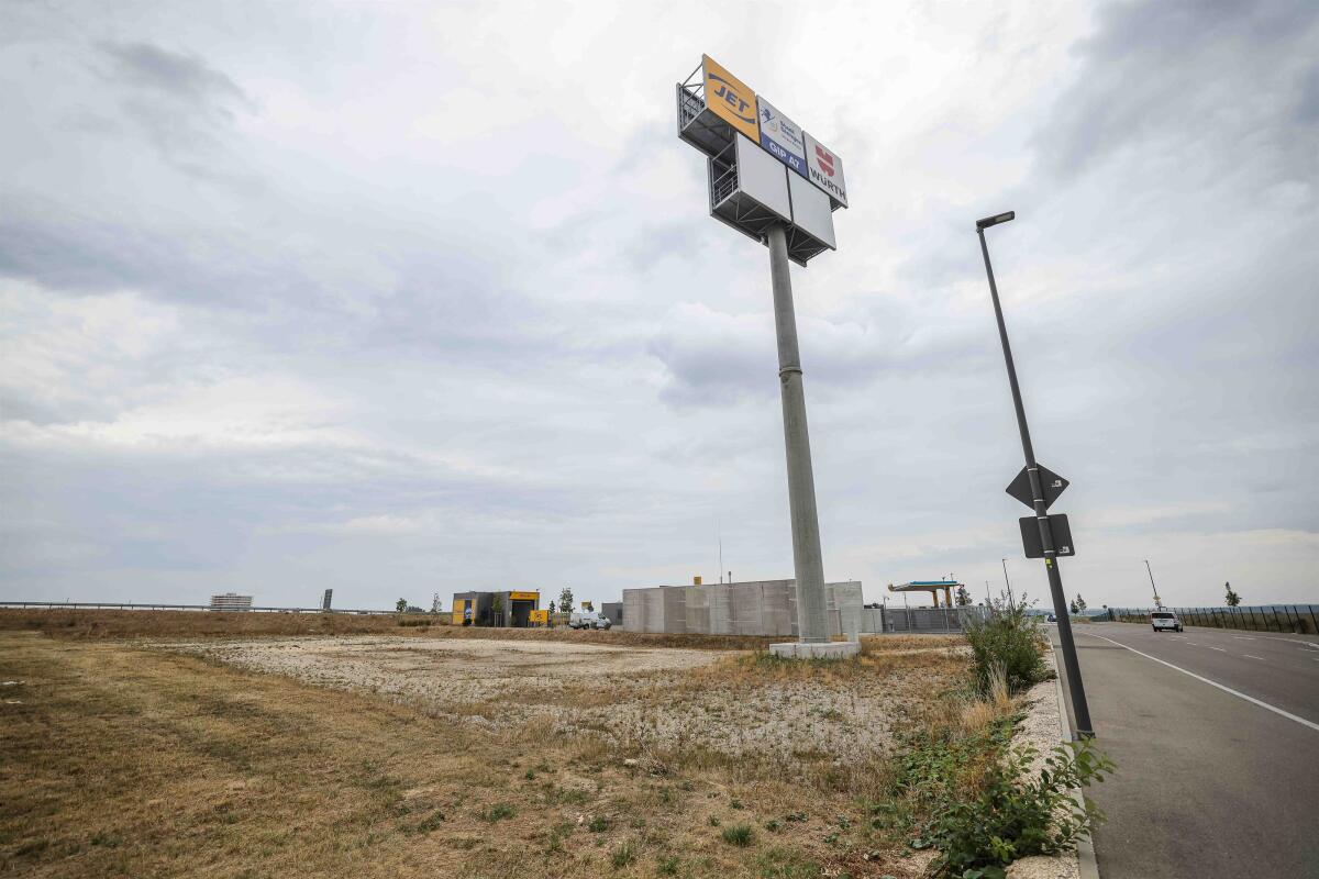 Auf dieser Fläche im Giengener Industriepark an der A7 soll der Ladepark von EnBW entstehen. 