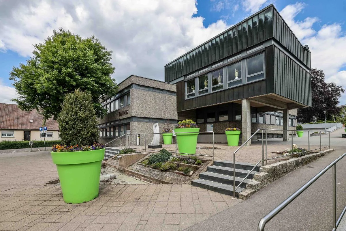 Gerstetten, Rathaus, Der Fall um die mutmaßliche Veruntreuung von 2,6 Millionen Euro in der Gerstetter Gemeindeverwaltung geht in die nächste Runde.