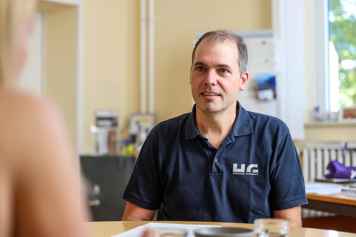 Interview, Ferienstart, Bildungsstandards, Leistungsdruck, Holger Nagel, HG, Hellenstein Gymnasium, HG-Schulleiter Holger Nagel blickt auf Themen wie Leistungsdruck, mentale Gesundheit und Bildungsgerechtigkeit.