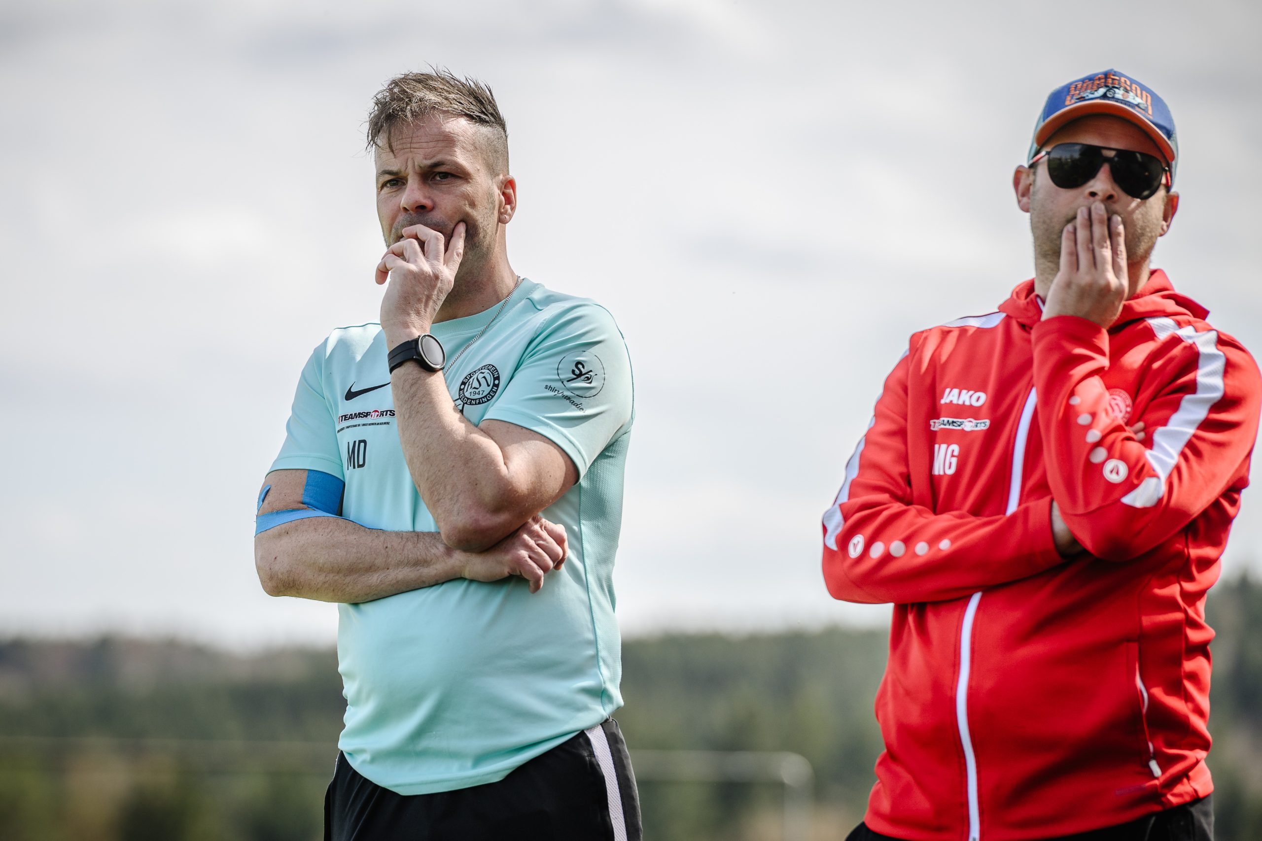 Ernste Miene: Daniel Mack, Trainer der SG Heldenfingen/Heuchlingen (links, hier mit Abteilungsleiter Michael Grüner), steht mit seiner Mannschaft vor einer schwierigen Saison.