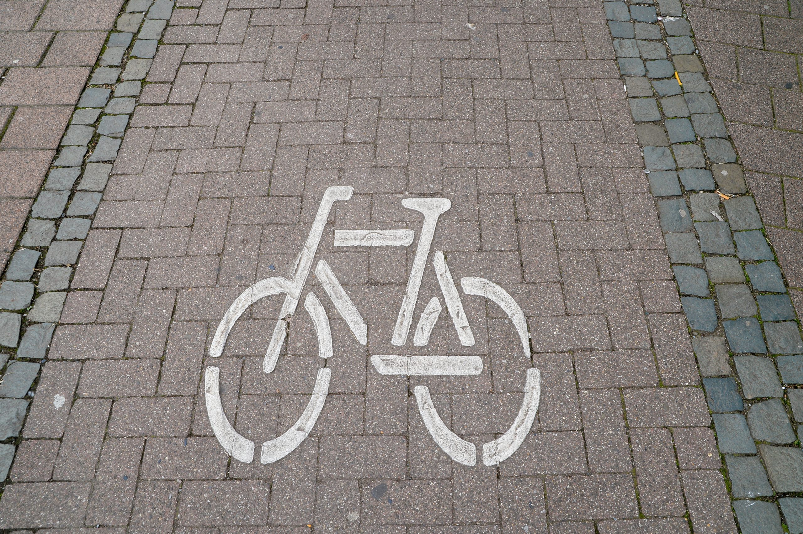 Kommunale Daueraufgabe: komfortable und sichere Radwege schaffen.