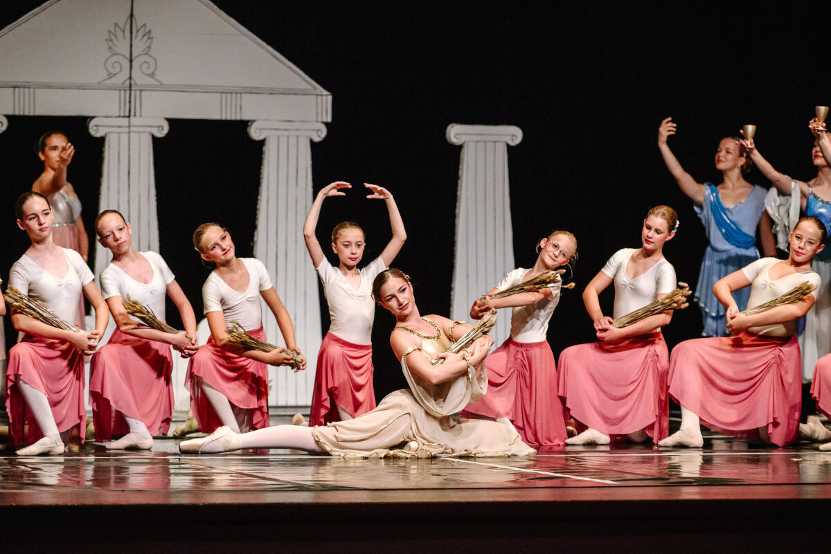 Die Ballettschule Schulz erweckte mit „Der Raub der Persephone“ griechische Mythologie zum Leben. 