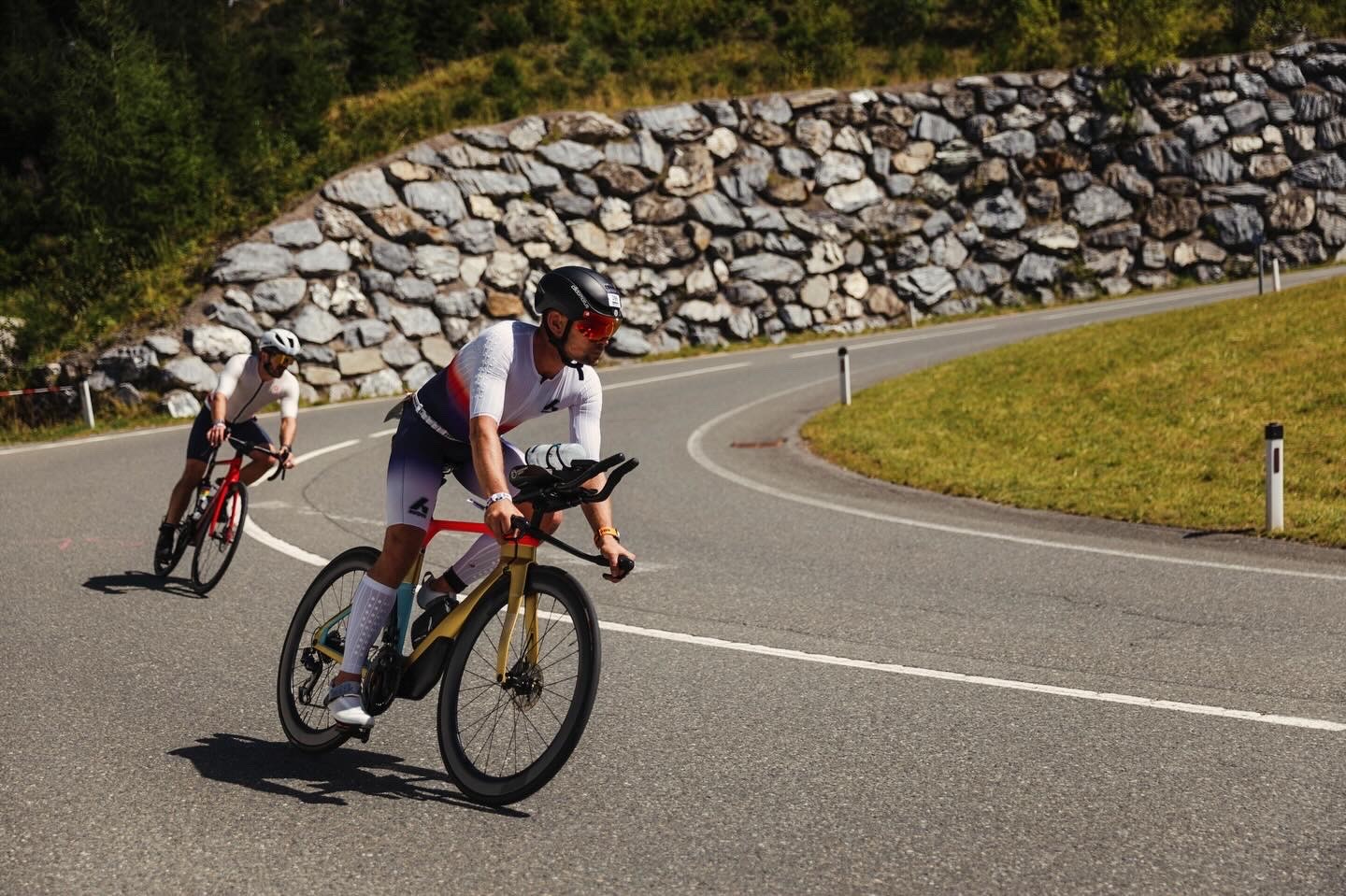 Oliver Raspe aus Giengen hat sich in Zell am See – Kaprun für die 70.3 Ironman Weltmeisterschaft 2026 in Nizza qualifiziert. 