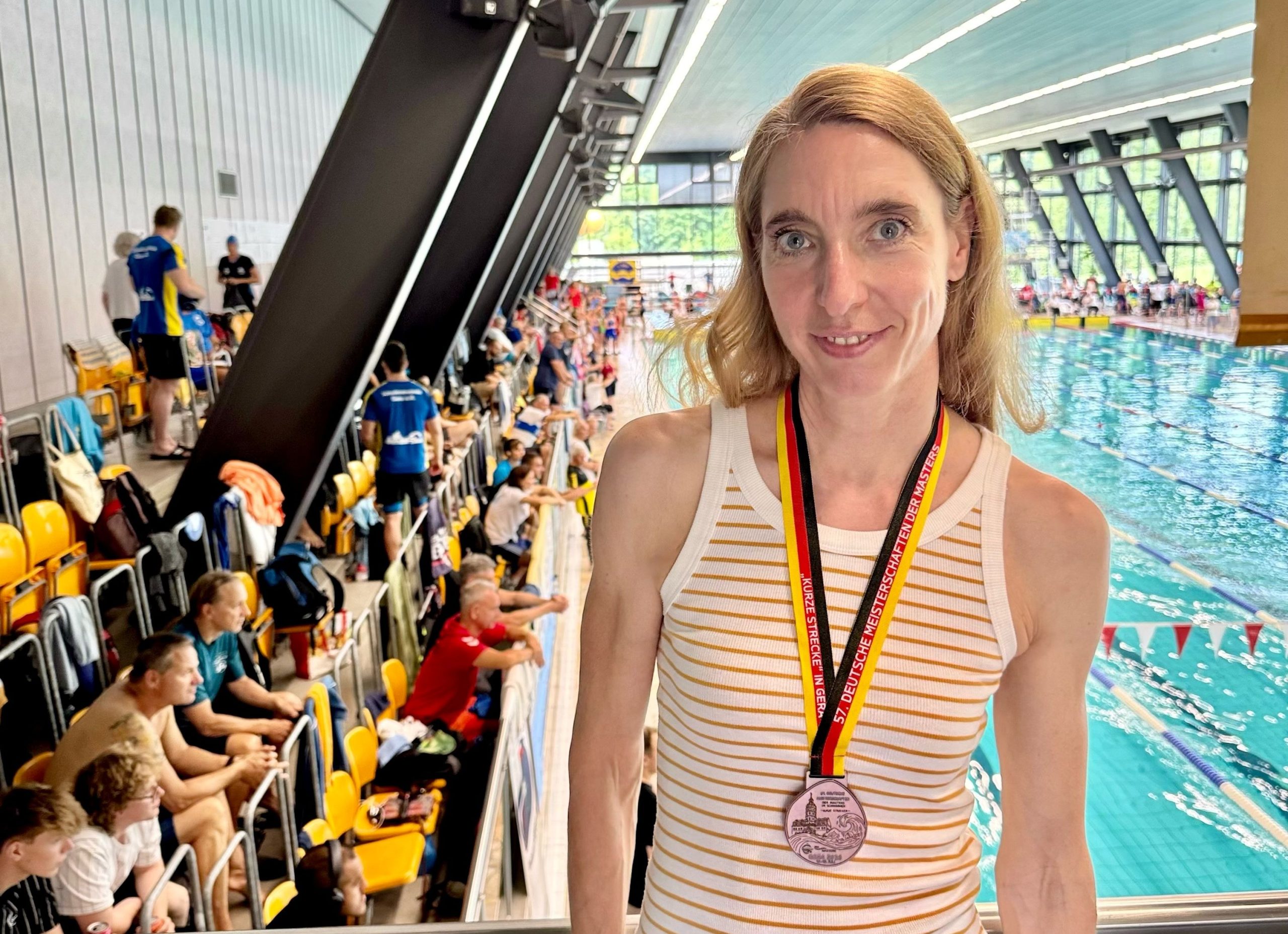 Am Beckenrand in Gera: Natalie Jung vom SV Heidenheim 04 freut sich über Bronze.