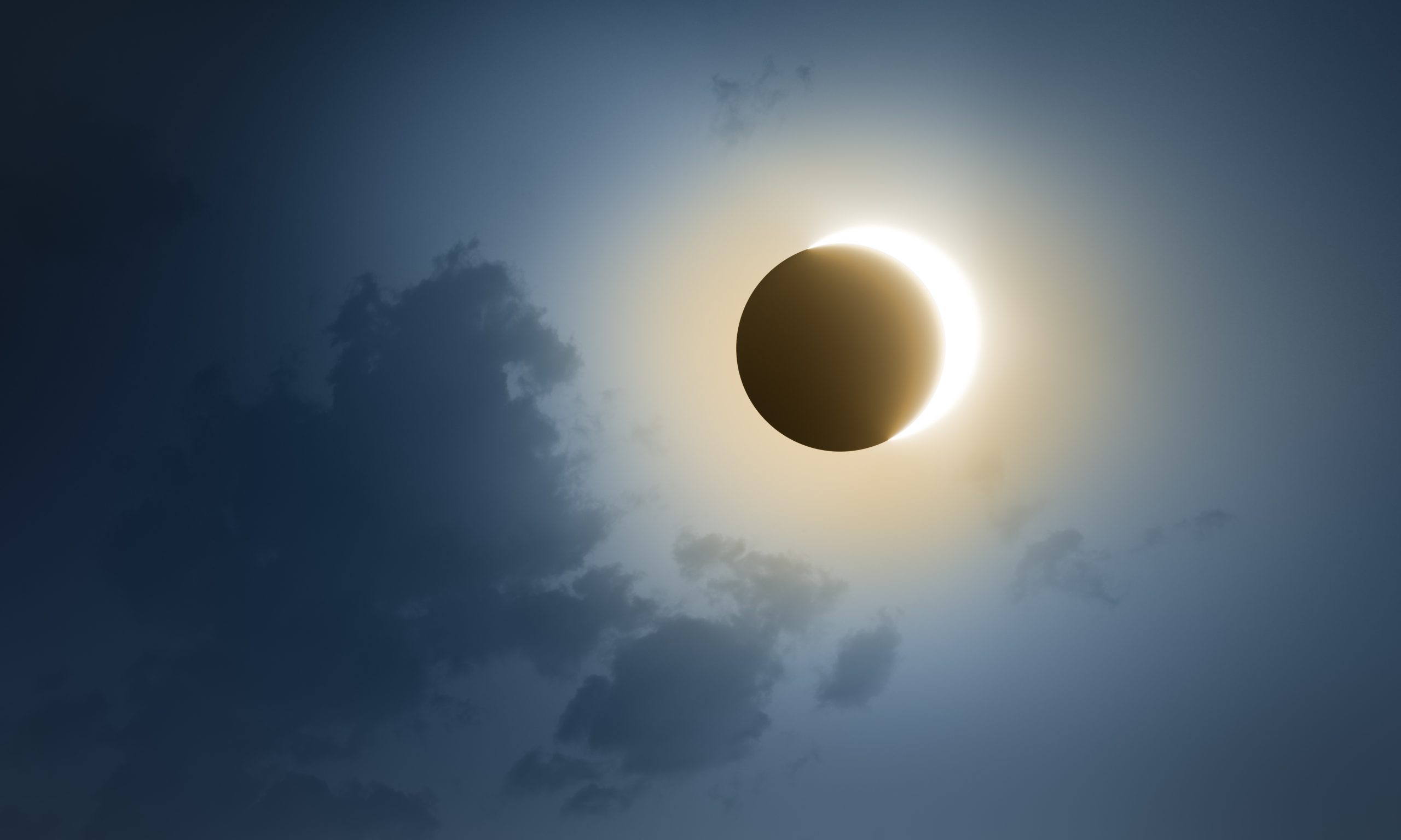 Eine partielle Sonnenfinsternis wird am Mittwoch, 12. August, zu sehen sein. Auch die Fußballer aus dem Bezirk Ostwürttemberg sind davon betroffen.