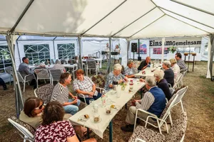 Giengen, Evangelische, Kirchengemeinde, Gartenfest, Seniorenfeier, Generation Plus, Lore und Klaus, Einsam Gemeinsam, Gemeinsam statt einsam: Im Garten auf dem Bruckersberg findet die 53. Stadtranderholung für Seniorinnen und Senioren statt.