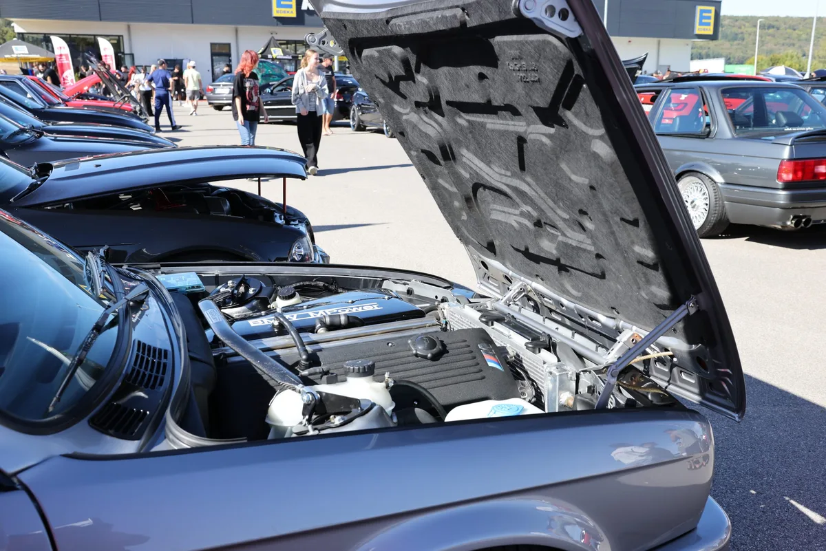 0Q7A5688 Ein Blick unter die Motorhaube: Beim BMW‑Treffen am Sonntag in Herbrechtingen war das möglich.