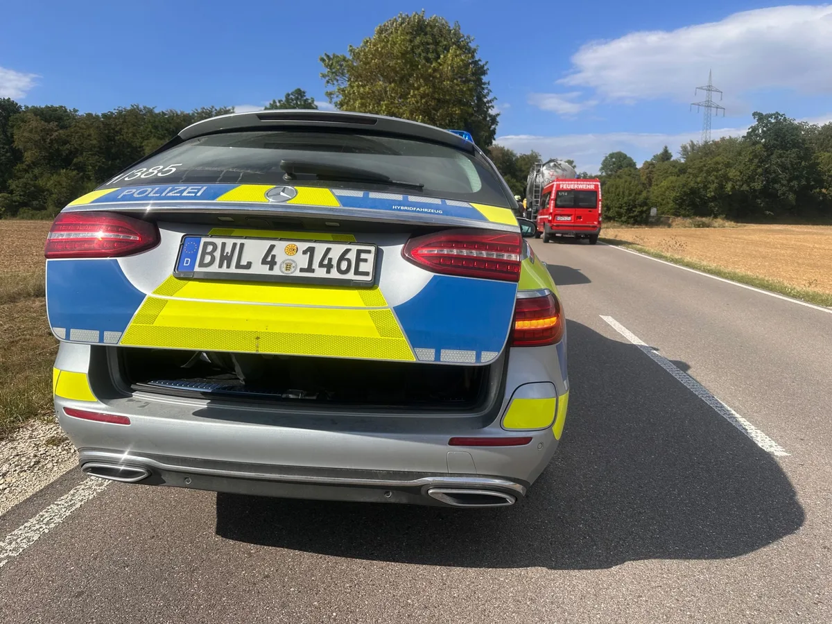 Polizei und Feuerwehr sind vor Ort im Einsatz. Polizei und Feuerwehr sind vor Ort im Einsatz.
