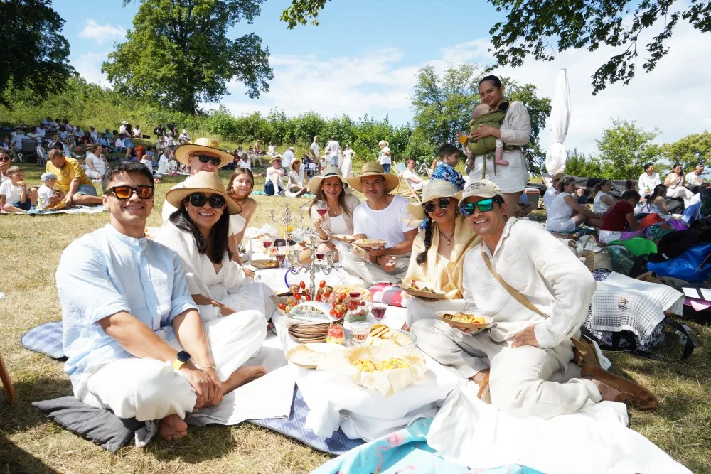 Impressionen von der diesjährigen Schlossbergtafel.  Diese Picknicker gehörten zu den diesjährigen Sieger.
Foto: Natascha Schröm