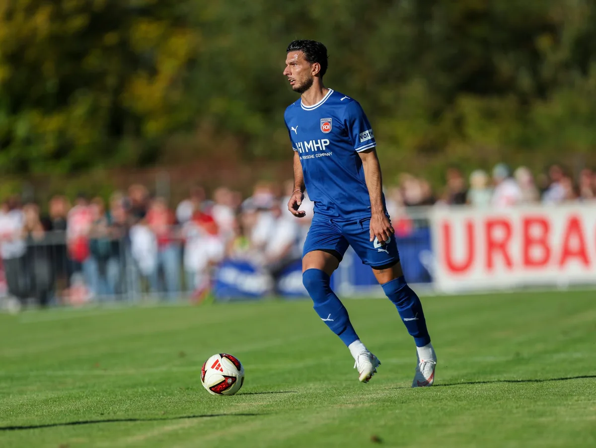 GER, VfB Stuttgart vs. 1. FC Heidenheim 1846, Fussball, Freundschaftsspiel, Spielzeit 2026/2027, 25.09.2026 Nach schwierigen Monaten: FCH-Profi Leart Pacarada ist zurück auf dem Rasen.