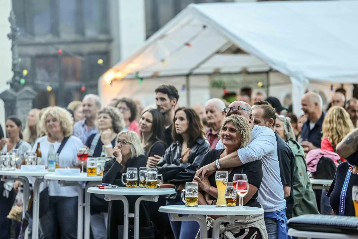 Treffpunkt Rathausplatz: In Königsbronn war rund um den Brenzursprung viel los beim Straßenfest.
