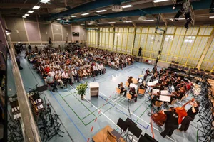 Mal sanft und melancholisch, mal wuchtig und verspielt ging es durch den Konzertabend des Trina-Orchesters in der Heldenfinger Kliffhalle. Mal sanft und melancholisch, mal wuchtig und verspielt ging es durch den Konzertabend des Trina-Orchesters in der Heldenfinger Kliffhalle.