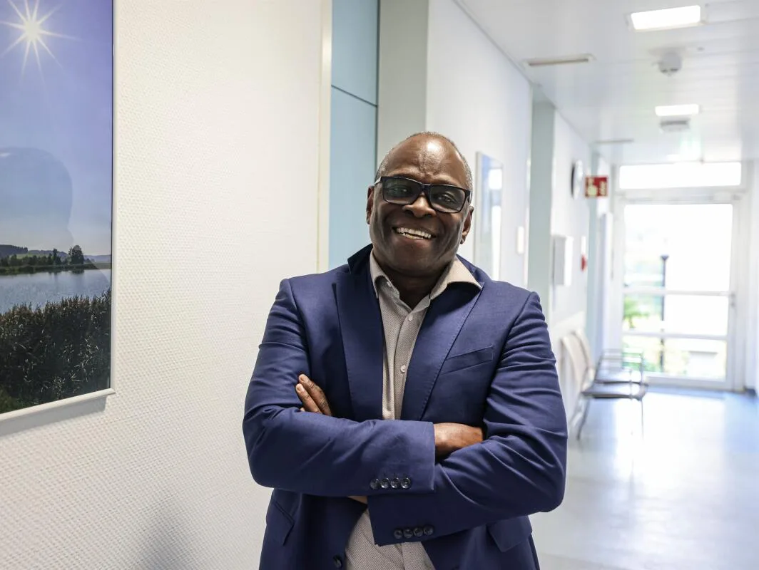 #angsträume 5 Was für Auswirkungen gibt es auf Körper und Psyche? -> Gespräch mit Dr. Koussemou im Klinikum Dr. José Marie Koussemou, Chefarzt der Klinik für Psychiatrie, Psychotherapie und Psychosomatik am Heidenheimer Klinikum, erklärt, wie Angst entsteht und was Betroffenen helfen kann.