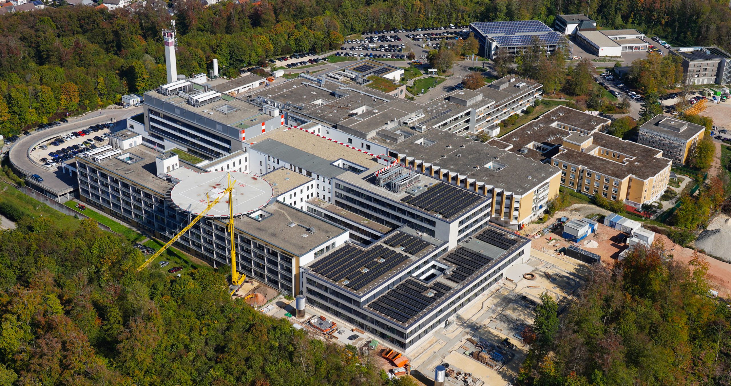 Die wirtschaftliche Lage des Krankenhauses und die Sicherung der medizinischen Versorgung waren zentrale Themen beim Kommunalstammtisch der Landkreise Heidenheim und Dillingen.