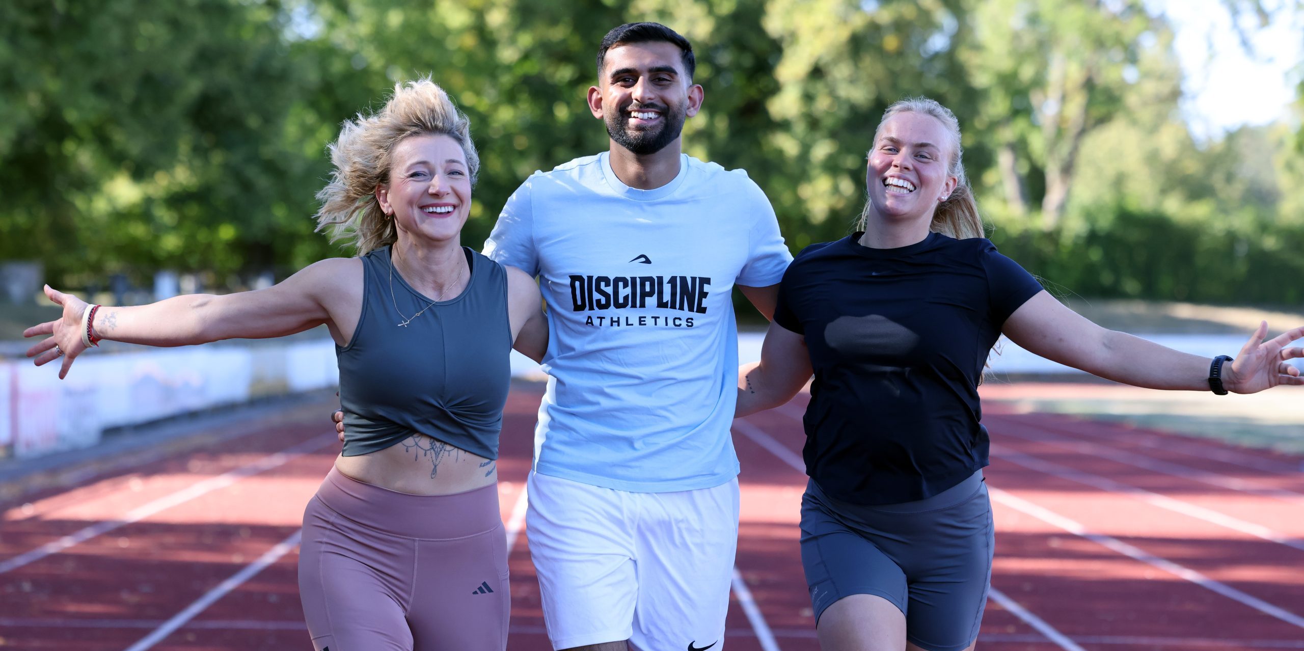 Gut gelaunt beim Fotoshooting mit der Heidenheimer Zeitung (von links): Anita Kunz, Harjot Singh Jandu und Jacqueline Wiedemann.