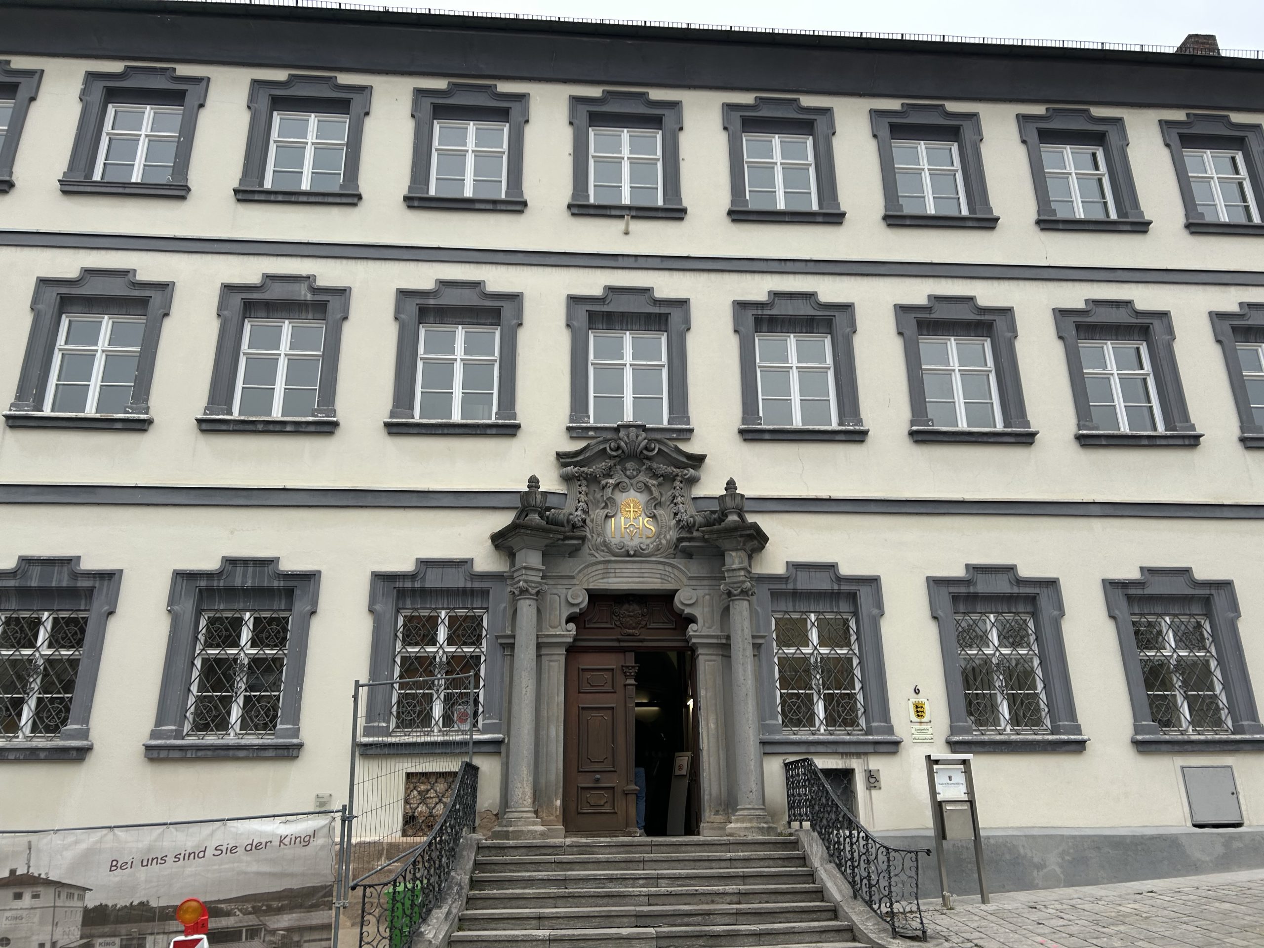 Vor dem Ellwanger Landgericht ist ein Mann aus Nattheim zu fast fünf Jahren Haft verurteilt worden.