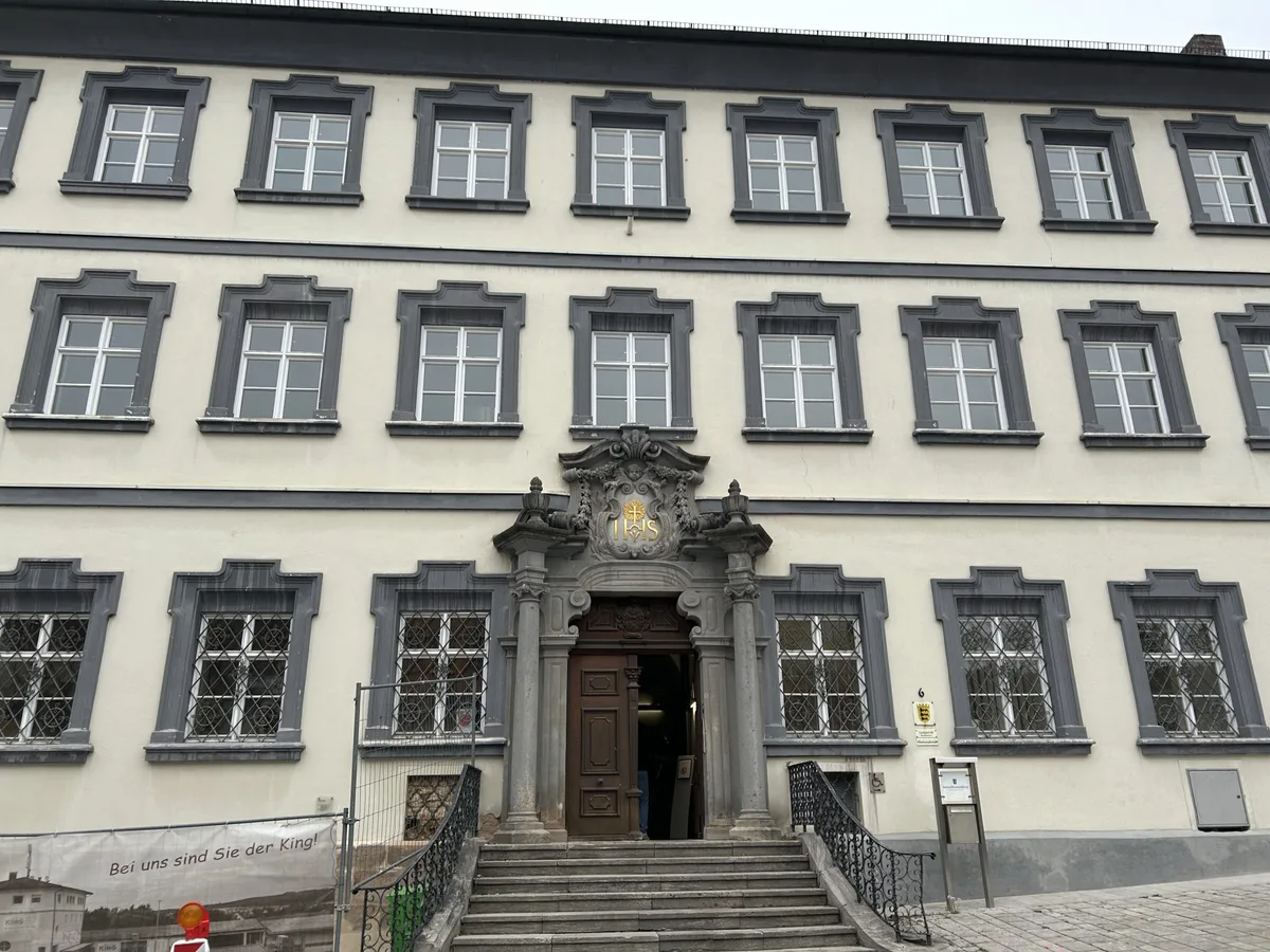 Vor dem Ellwanger Landgericht ist ein Mann aus Nattheim zu fast fünf Jahren Haft verurteilt worden.