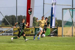 Fußball, Albpokal, VfL Gerstetten, TSV Gussenstadt, Luis Lammel (am Ball) und der VfL Gerstetten haben in der Vorbereitung das erste Ausrufezeichen gesetzt und sich den Sieg beim Albpokal geholt.