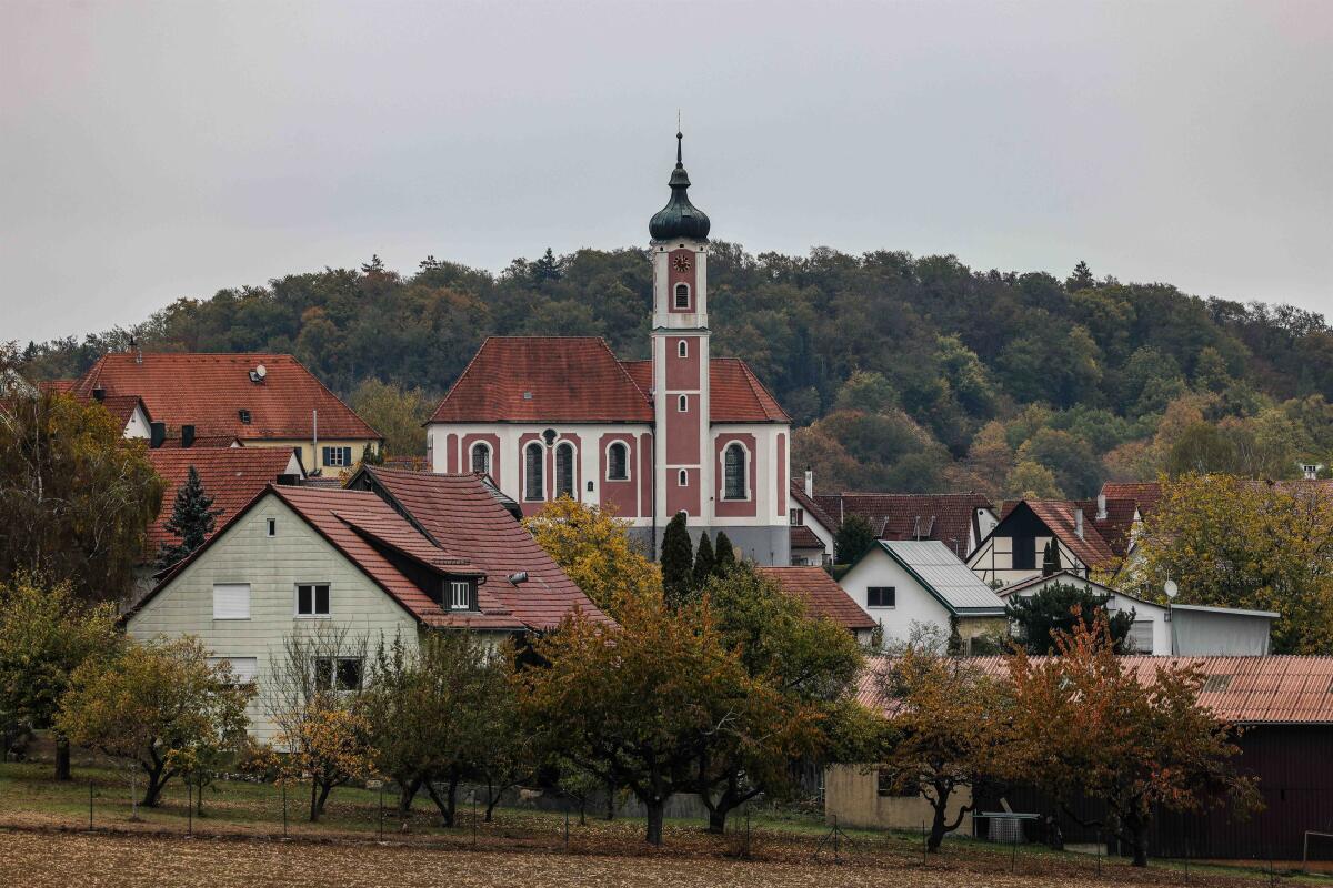 Die katholische Kirche St. Georg in Trugenhofen wird weiter saniert. Das Land Baden-Württemberg unterstützt den zweiten Bauabschnitt mit 60.520 Euro.