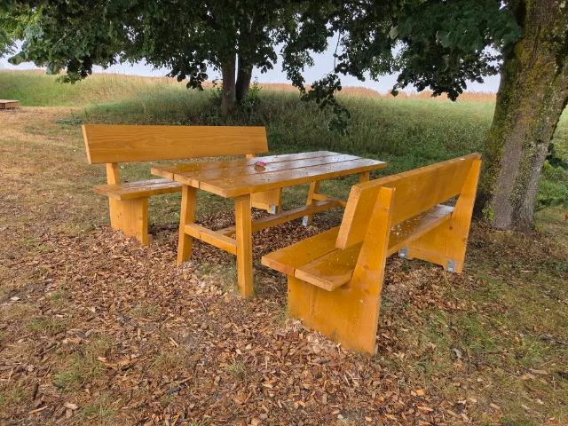 Diese Sitzgruppe wurde in Dettingen gewaltsam entwendet. 