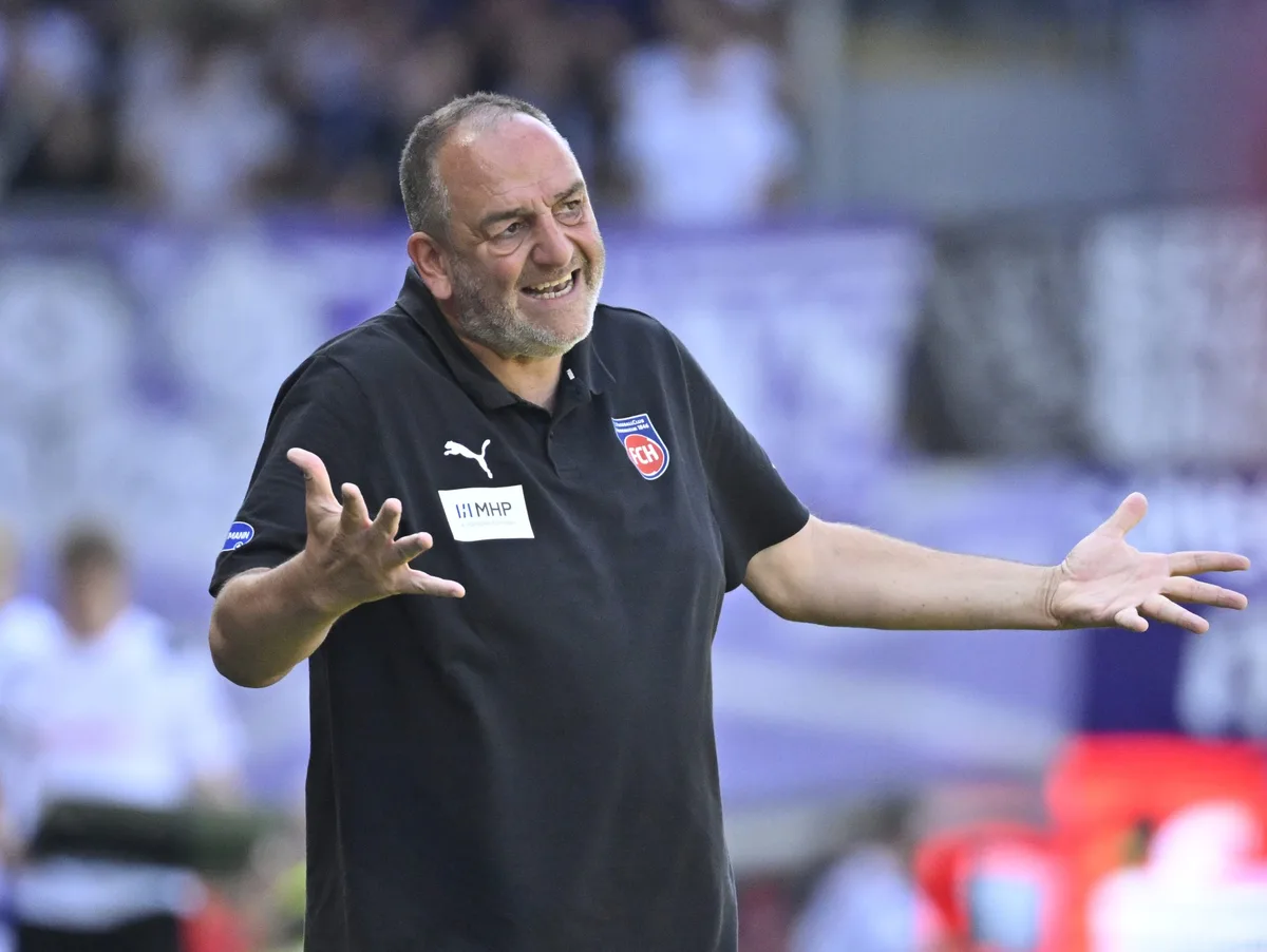 War nicht immer zufrieden mit dem Auftritt des 1. FC Heidenheim gegen den VfL Osnabrück: Trainer Frank Schmidt.