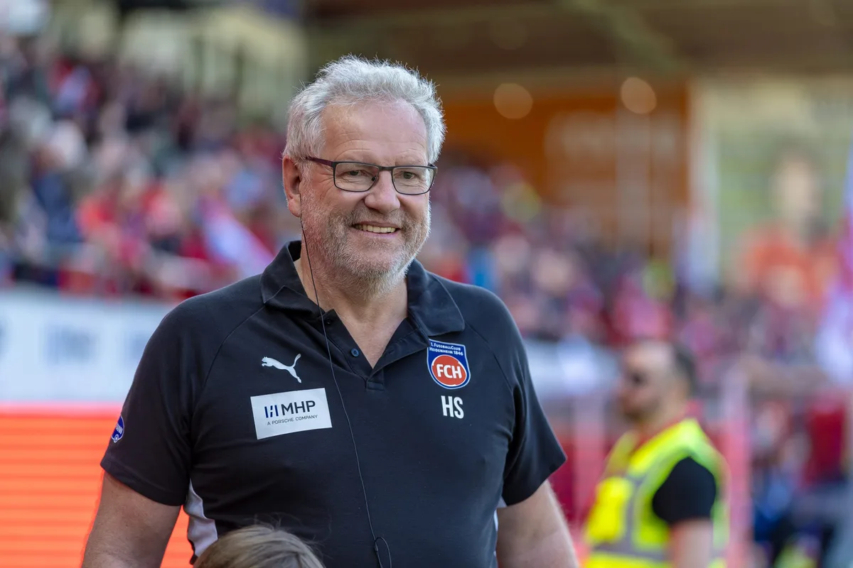 Holger Sanwald blickt gespannt auf den 30. Juni, wenn die Ausstiegsklauseln in den Verträgen einiger Leistungsträger beim FCH auslaufen. 