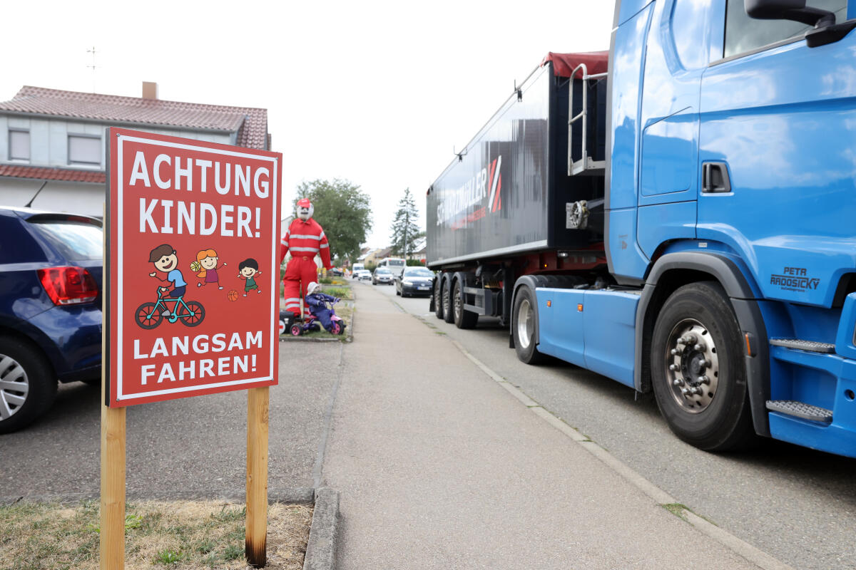 In Gussenstadt regt sich Widerstand gegen die Verkehrsbelastung.