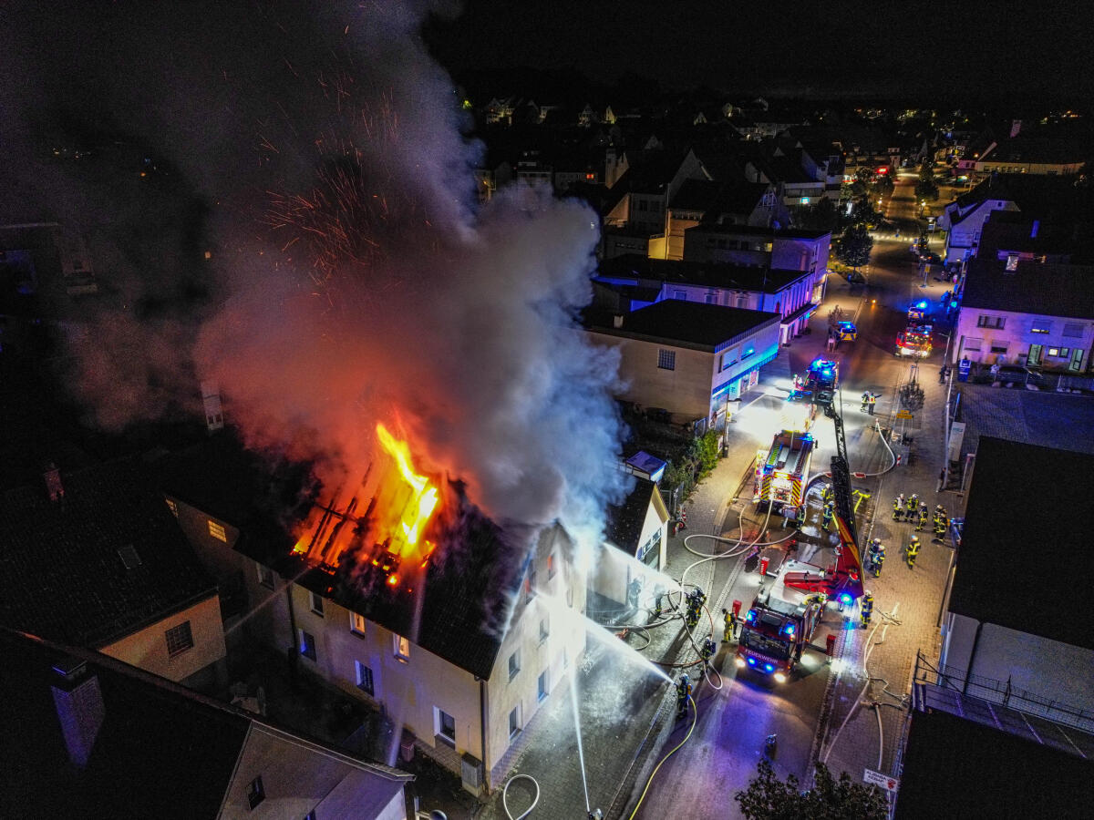 Herbrechtingen: Dachstuhlbrand in der Lange Straße.