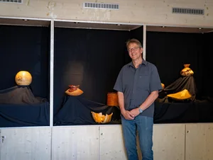 Im Königsbronner Torbogenmuseum eröffnet Hannes Grampp am 1. August sein Drechselatelier. Im Königsbronner Torbogenmuseum eröffnet Hannes Grampp am 1. August sein Drechselatelier.