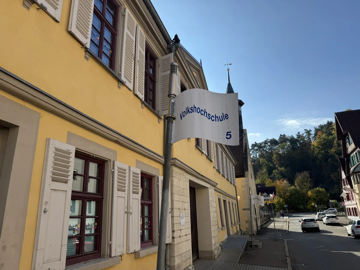 Die Volkshochschule in Giengen mit ihrer Geschäftsstelle an der Spitalstraße entwickelt sich gut.