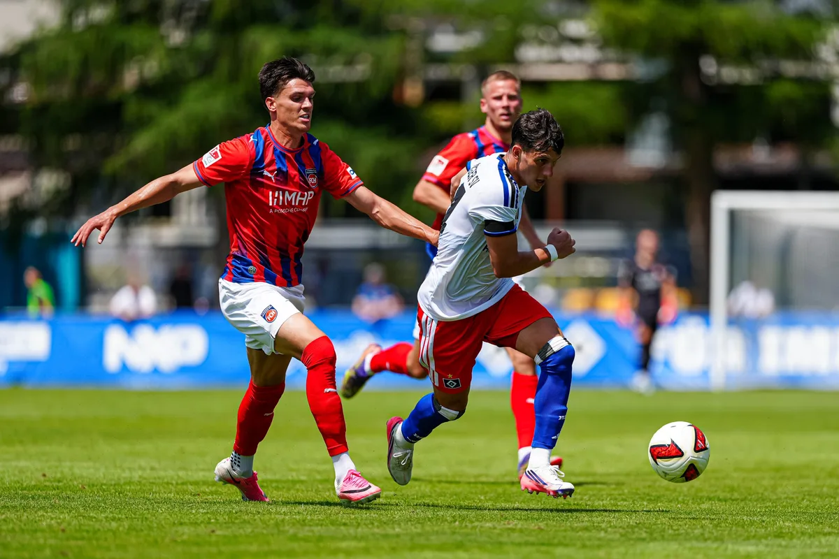 Mathias Honsak und der 1. FC Heidenheim kamen in der zweiten Spielhälfte gegen den Hamburger SV häufig einen Schritt zu spät. 