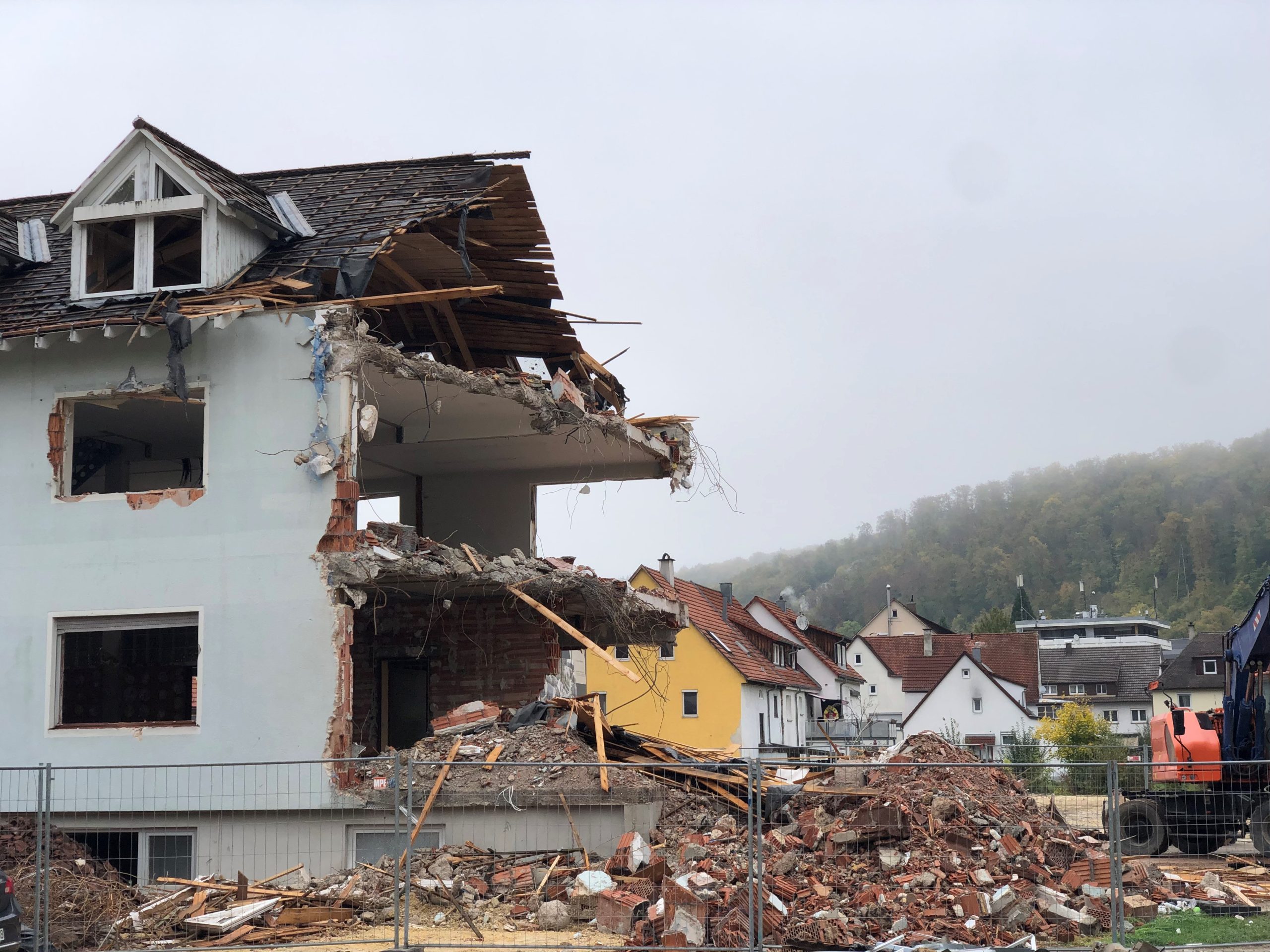 Das ehemalige Bürogebäude an der Königsbronner Brenzquellstraße wird abgerissen.