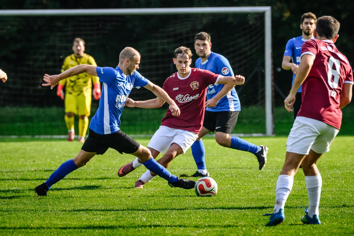 Fußball: FV Sontheim gegen SG Bettringen Immer einen Schritt voraus: Der FV Sontheim war im Spitzenspiel in vielen Belangen der SG Bettringen überlegen.